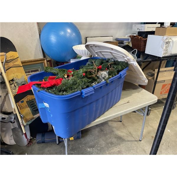 LARGE TOTE OF GARLAND AND WREATHS