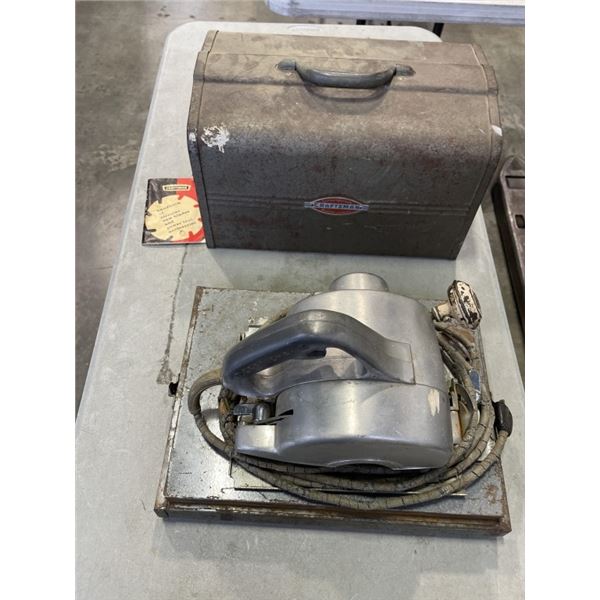 CRAFTSMAN SKILL SAW IN METAL CASE