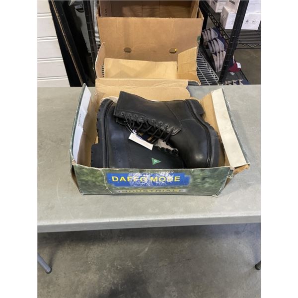 NEW PAIR OF DAFFO MODE STEEL TOE BOOTS SIZE 11, BLACK