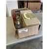 Image 1 : BOX OF VINTAGE MISC ITEMS