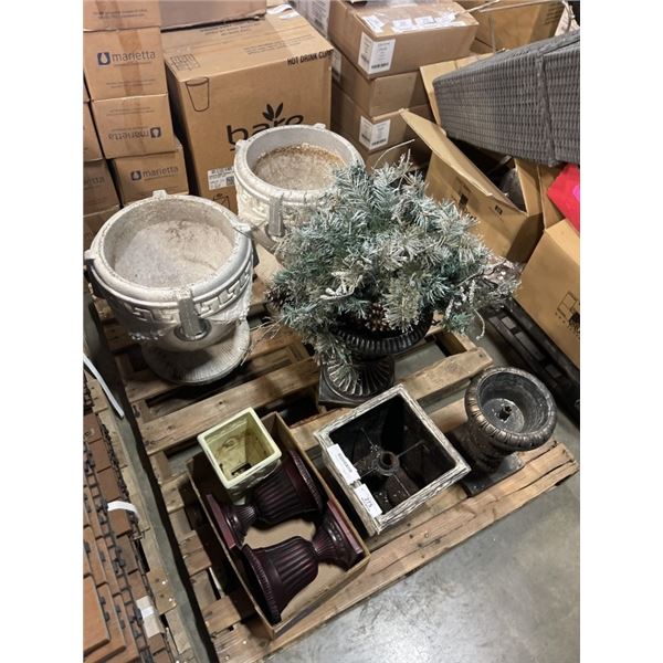 PALLET OF ASSORTED PLANTER POTS