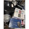 Image 2 : PALLET OF ASSORTED STORE RETURN DEFECTIVE APPLIANCES, VACUUMS AND BLENDERS
