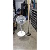 Image 1 : AIR KING FLOOR FAN AND MICROPHONE STAND