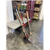 Image 2 : 2 BUNDLES ASSORTED GARDEN TOOLS