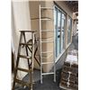 Image 6 : 5FT WOOD A-FRAME LADDER AND ALUMINUM LADDER