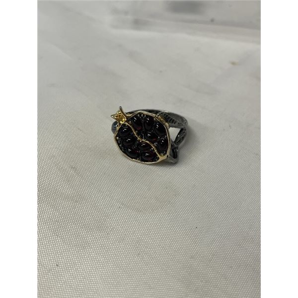 VINTAGE HAND CRAFTED SILVER AND GOLD COLOUR W/ DARK RED STONES RING, SIZE 9.5