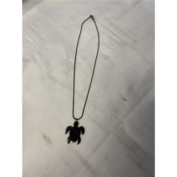 VINTAGE HAND CARVED TORTOISE TURTLE PENDANT W/ CHAIN NECKLACE