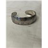 Image 1 : LOW SILVER ELEPHANT DESIGN OPEN CUFF BANGLE