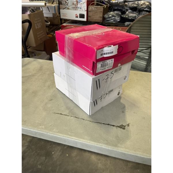 3 PAIRS OF LADIES SHOES - SIZE 7.5