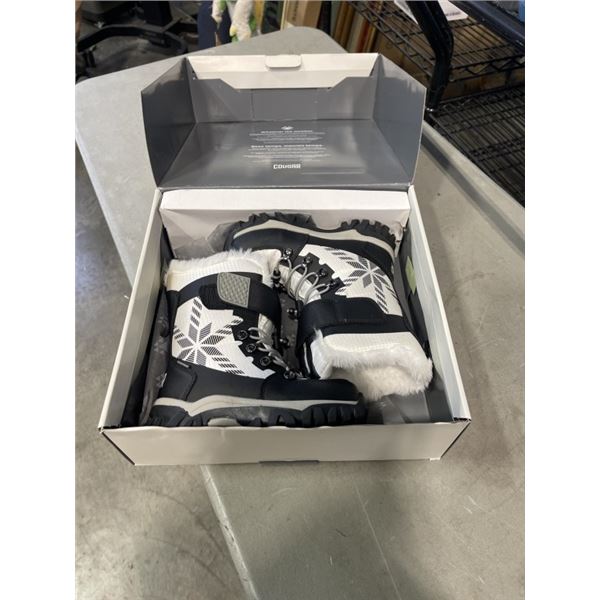 NEW COUGAR WINTER BOOTS TIOASTY WHITE, SIZE US 1