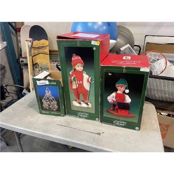 2 ANIMATED CHRISTMAS FIGURES AND LIGHT UP HOUSE