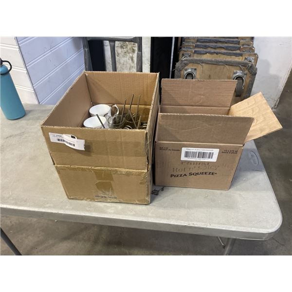 2 BOXES OF CHINA INCLUDING ROYAL ALBERT MUGS