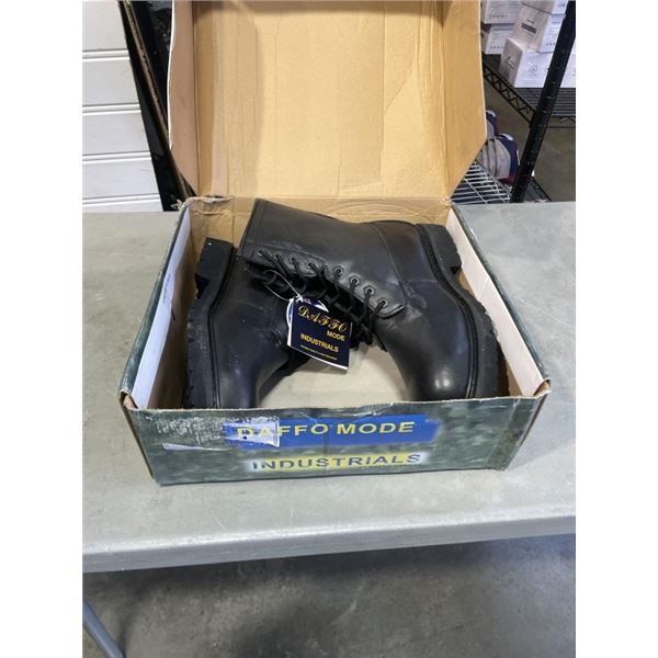NEW PAIR OF DAFFO MODE STEEL TOE BOOTS SIZE 11, BROWN