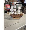 Image 4 : 2 WOODEN SAIL BOATS AND GLOBE
