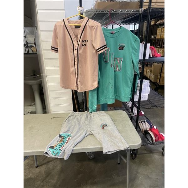 #99 SHIRT AND VANCOUVER GRIZZLY SHORTS AND SHIRT