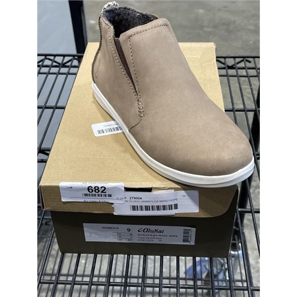 NEW OLUKAI HAWAI'ILOA MANU HOPE WOMENS SIZE 9 TAUPE GREY / OFF WHITE