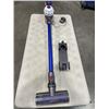 Image 1 : DYSON V8 CORDLESS VACUUM WITH CHARGER, WORKING
