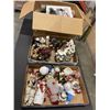 Image 1 : 2 TRAYS OF CHRISTMAS DECOR
