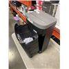 Image 3 : HP CROSSCUT SHREDDER CC16 WORKING