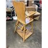 Image 4 : ANTIQUE KIDS HIGHCHAIR