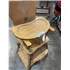 Image 5 : ANTIQUE KIDS HIGHCHAIR