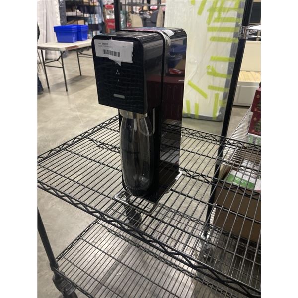 SODA STREAM W/ BOTTLE