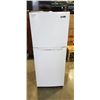 Image 1 : WHITE MAGIC CHEF FRIDGE, WORKING,CLEAN