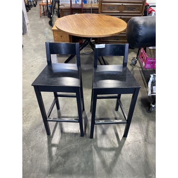 2 BLACK BAR STOOLS
