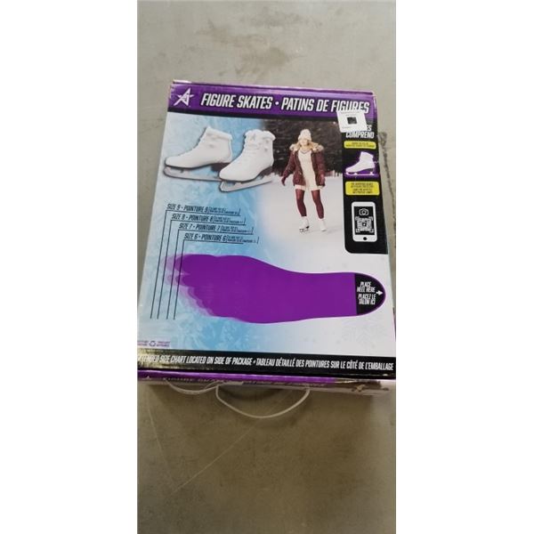 NEW PAIR OF SIZE 6 WOMENS ICE SKATES