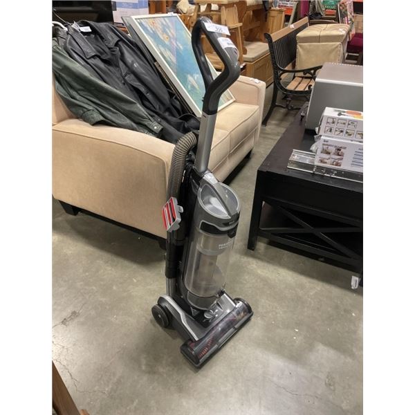 MAXLIFE VACUUM CLEANER - WORKING