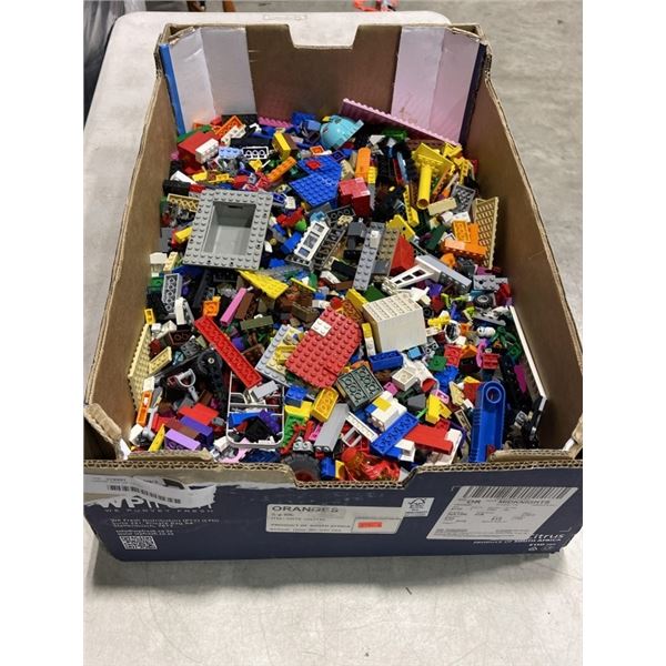 LARGE BOX OF LEGO