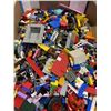 Image 2 : LARGE BOX OF LEGO
