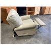 Image 2 : WHITE LEATHER RECLINER