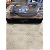 Image 3 : LP3 TURN TABLE - WORKING