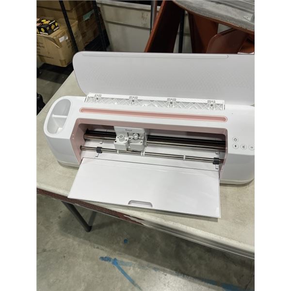 CRICUT MACHINE