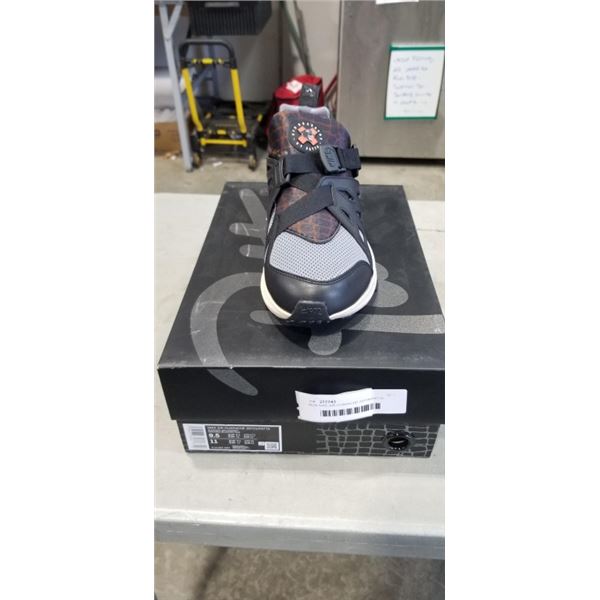 NEW NIKE AIR HUARACHE 20Y24/PATTA SIZE US MENS 9.5