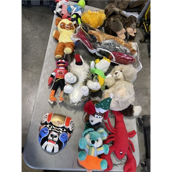 LOT OF VINTAGE STUFFIES