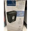 Image 2 : INSIGNIA 6-SHEET CROSSCUT SHREDDER WORKING