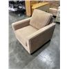Image 3 : DECO REST PLUSH WALNUT ARMCHAIR