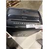 Image 2 : INSIGNIA 10 SHEET PAPER SHREDDER WORKING