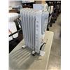 Image 1 : UBER HAUS OIL HEATER