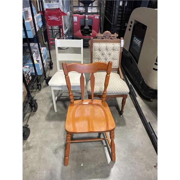 3 VINTAGE WOODEN CHAIR