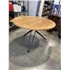 Image 2 : ROUND DINING TABLE 48INCH