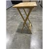 Image 2 : 4 FOLDING TV TRAYS