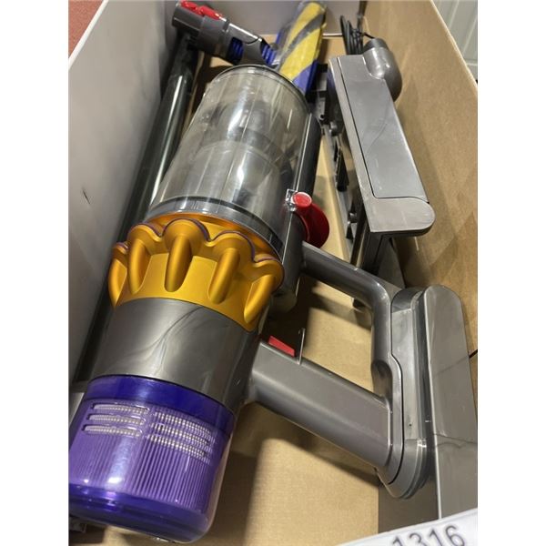DYSON V15 DETECT TOTAL CLEAN EXTRA CORDLESS STICK VACUUM - TESTED WORKING, RETAIL $1199