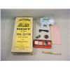 Image 3 : LOT OF VINTAGE SEWING ITEMS - INCL. ADVERTISING - 