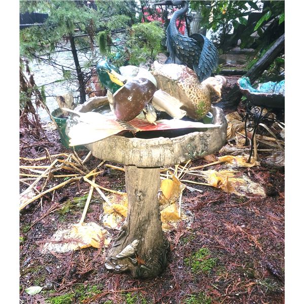 Bird Bath & Décor B