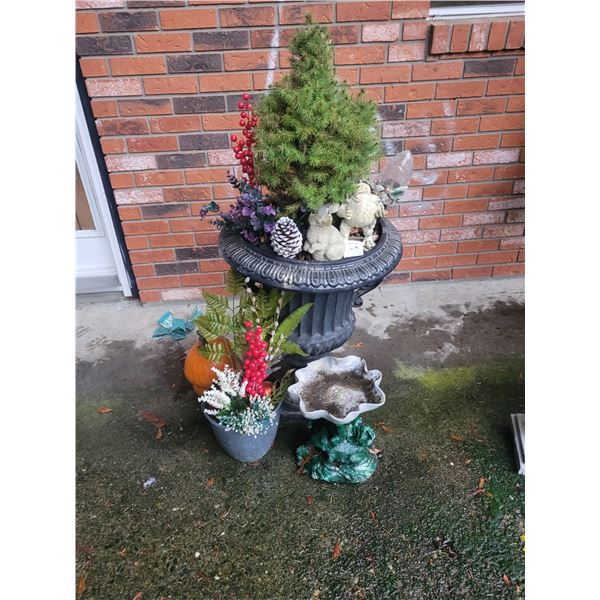 Urn & Outdoor Décor A