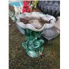 Image 4 : Urn & Outdoor Décor A