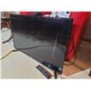 Image 3 : Samsung 32" TV, Clock,Phones A
